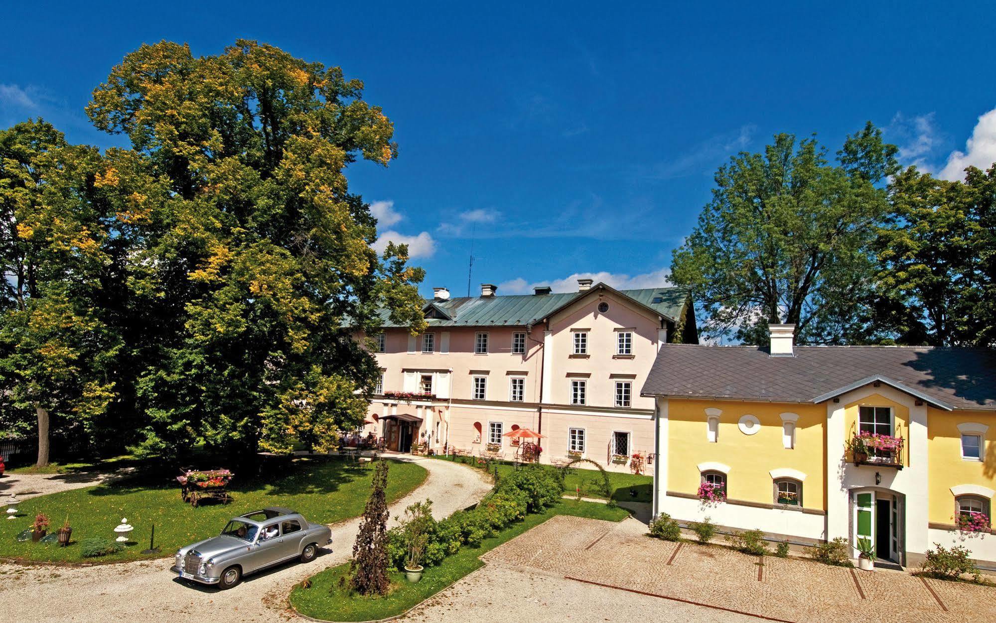 Schlosshotel Zamek Zdikov Экстерьер фото