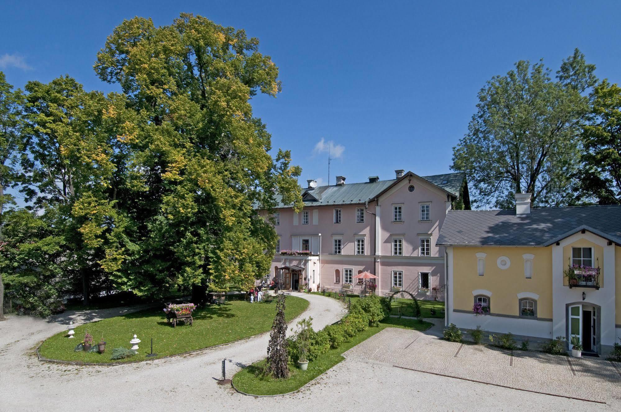 Schlosshotel Zamek Zdikov Экстерьер фото